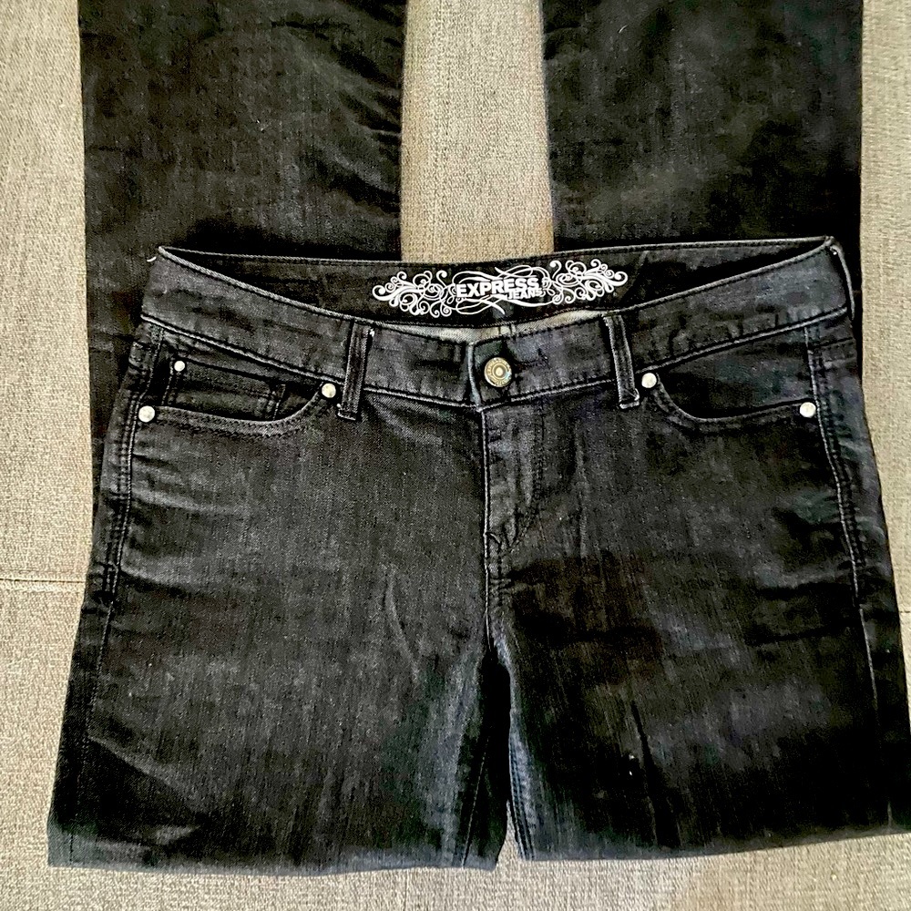 EXPRESS New Never worn. Bootcut 8